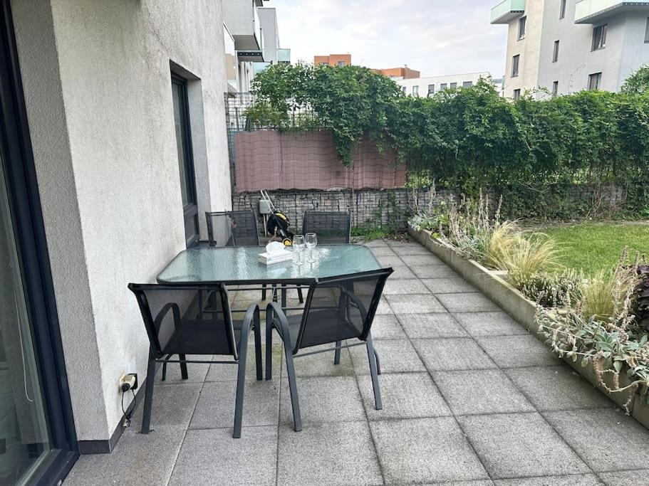 Garden Apartment Karolina Острава Екстер'єр фото